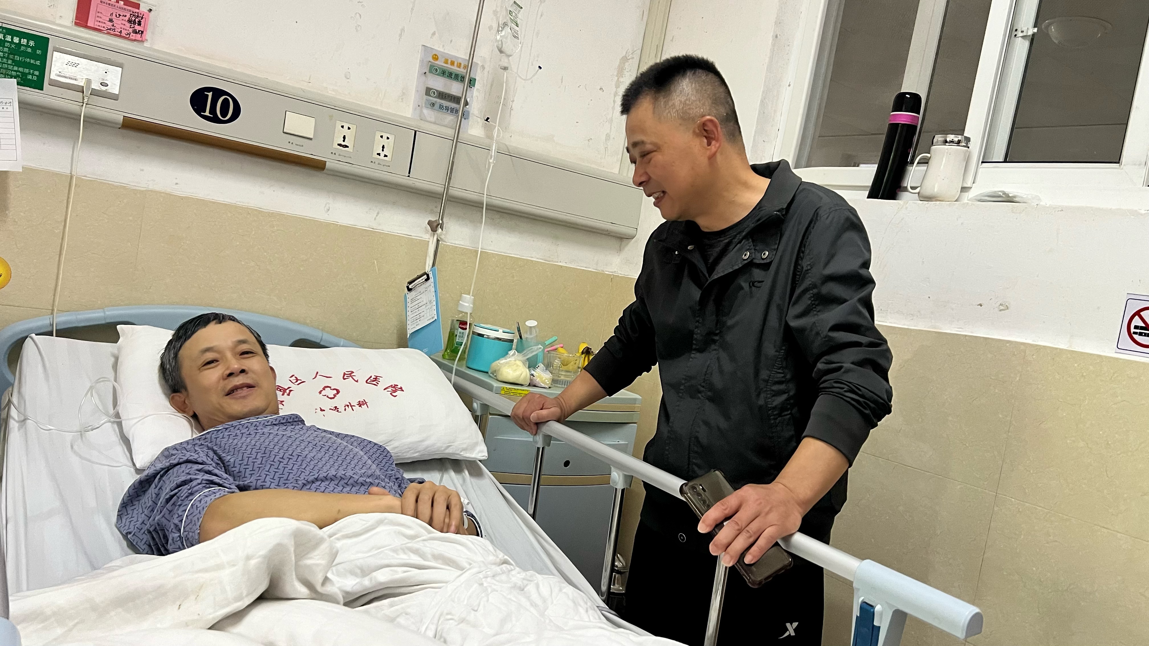 输入图片说明 输入图片说明